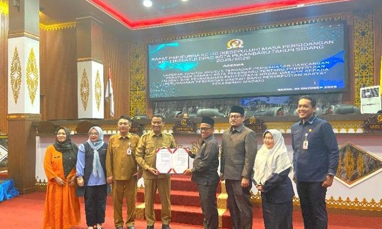 DPRD Pekanbaru Ketok Palu Perda BPR Madani