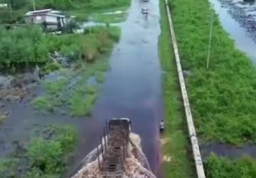 Bupati Siak Afni Tinjau Banjir, Ruas Jalan Nasional Terendam