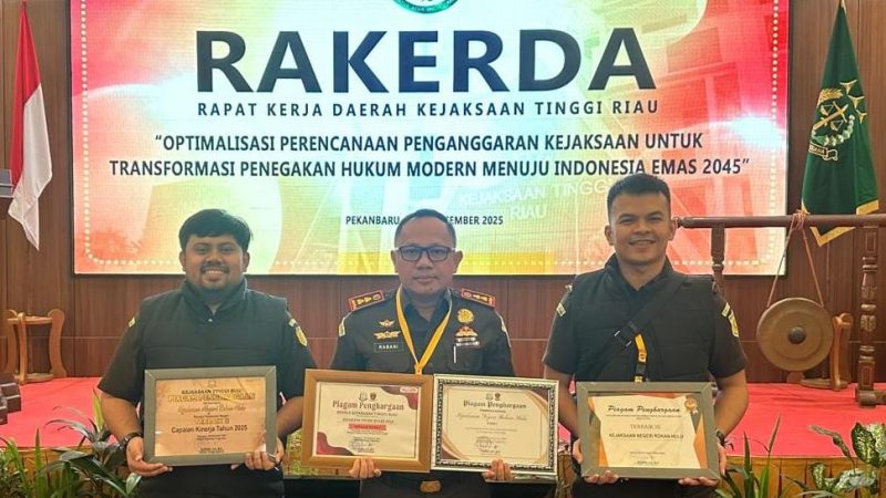 Kejari Rohul Raih 4 Penghargaan Sekaligus, Bukti Komitmen Penegakan Hukum yang Profesional dan Humanis
