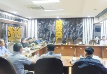 Hearing Komisi IV DPRD Pekanbaru Minta Stop Pemasangan Tiang Internet