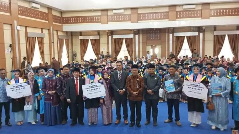 Sidang Terbuka Senat, STIKES Bina Insani Sakti Kukuhkan 67 Perawat Baru
