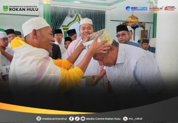 Pererat Silaturahmi, Bupati Rokan Hulu Kunjungi Ponpes Tuan Muda Al-Muqorobbah di Rokan IV Koto