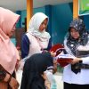 Bupati Afni Serahkan Seragam Sekolah Gratis, Tahap Berikut akan Disalurkan Sebanyak 2000 Seragam Kepada Siswa SD, SMP Hingga SMA se-Kabupaten Siak
