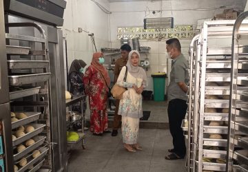 Pastikan Roti Aman Konsumsi, Dinkes Bengkalis Sidak Pabrik di Jalan Teuku Umar