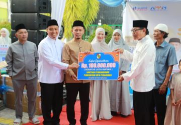 Safari Ramadan di Marpoyan Damai, Duet Agung-Markarius Tebar Bantuan dan Serap Aspirasi Warga