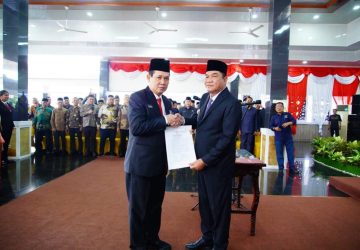 Bupati M Toha Tohet Lantik Sekda, Pejabat Administrator dan Pejabat Fungsional serta Kepala Sekolah