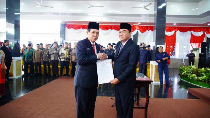Bupati M Toha Tohet Lantik Sekda, Pejabat Administrator dan Pejabat Fungsional serta Kepala Sekolah