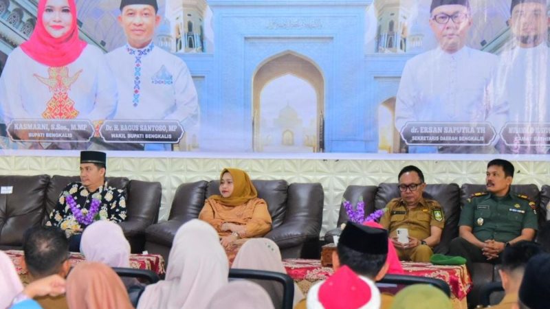 Buka Safari Ramadhan di Bathin Solapan, Bupati Kasmarni Ajak Warga Perkuat Persatuan di Tengah Tantangan Fiskal