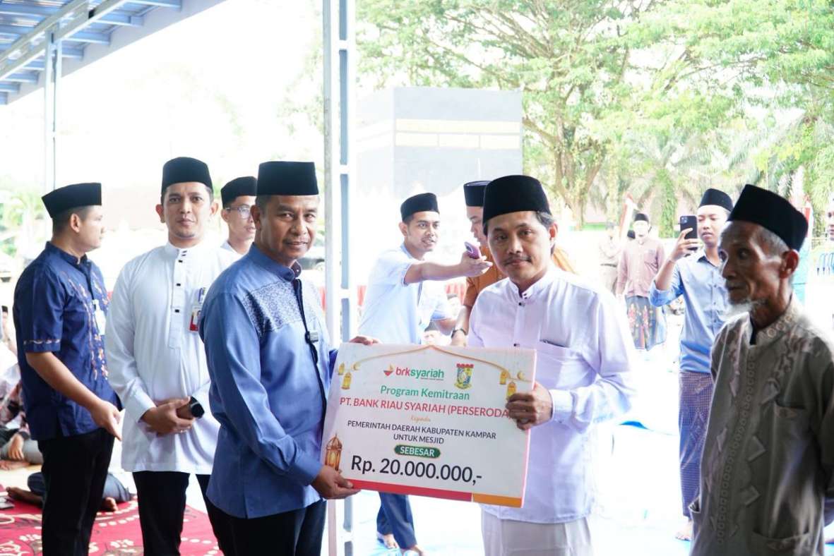 Safari Ramadhan di Desa Karya Bhakti, Bupati Kampar: Ajang Silaturahmi dan Wujud Kepedulian Nyata