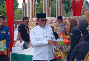 Bantu Warga Kurang Mampu, Bupati Zukri Buka Operasi Pasar Murah di Pangkalan Kerinci