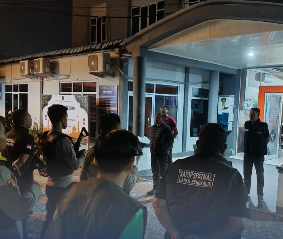 Komitmen Berantas Halinar, Kalapas Bengkalis Razia Blok Hunian