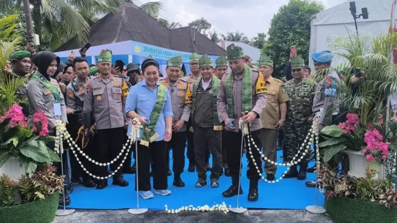 Kapolri dan Titiek Soeharto Resmikan Serta Groundbreaking 110 Jembatan Merah Putih Presisi di Riau