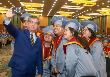 Menaker Yassierli: Ijazah Bukan Jaminan Tunggal, Lulusan PT Wajib Kuasai Strategi ‘Triple Readiness’ Hadapi Era AI