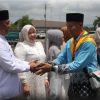 Bupati Rohul Lepas 191 JCH Kloter 8 di Bandara Tuanku Tambusai, Berikan Kebijakan Khusus bagi Keluarga