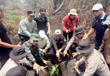 Pantau Langsung, Bupati Zukri Pastikan Penanganan Karhutla di Desa Gambut Mutiara Berjalan Optimal