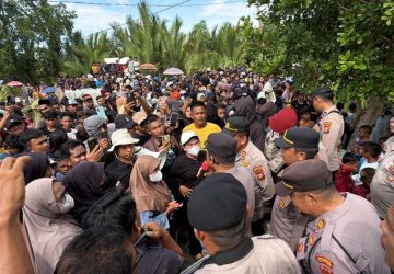 Protes Peredaran Narkoba di Panipahan Berujung Kericuhan, Rumah Warga Rusak Diamuk Massa