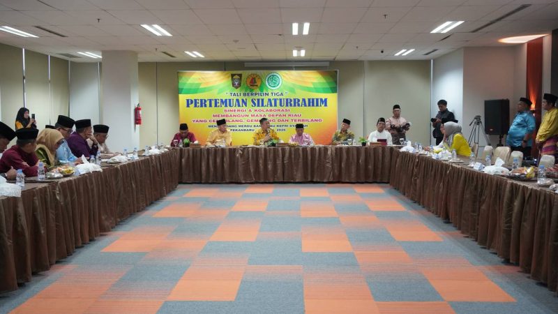 Perkuat Sinergi ‘Tali Berpilin Tiga’, Plt Gubri SF Hariyanto Ajak Tokoh Adat dan Agama Kawal Pembangunan Riau