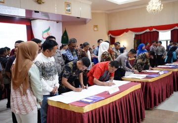 Perkuat Zona Integritas, Petugas Samsat se-Riau Teken Pakta Integritas: Langgar Aturan, Siap Dicopot