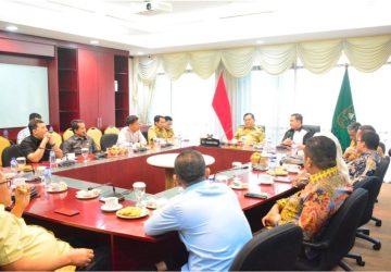 Pansus LKPJ DPRD Riau Audiensi dengan Plt Gubernur, Tekankan Optimalisasi PAD dan Perbankan Daerah