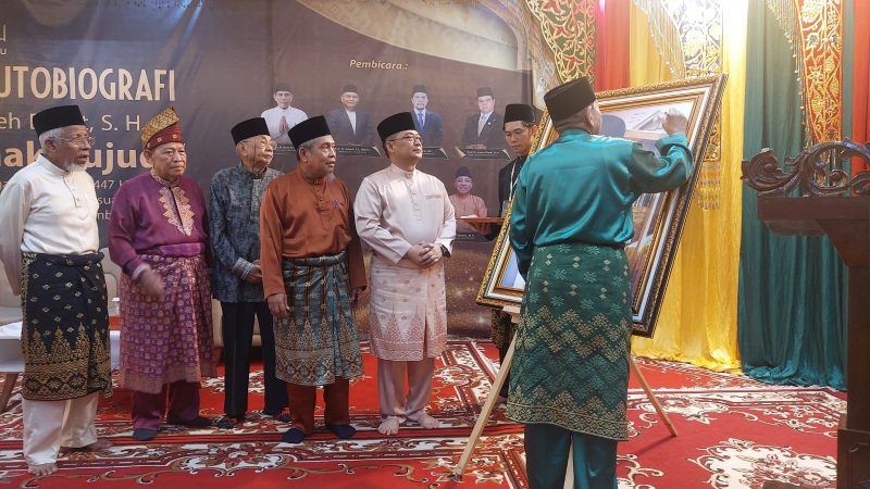 18 Tahun Proses Penulisan, Autobiografi Saleh Djasit Jalan Hidup Anak Pujud Resmi Diluncurkan