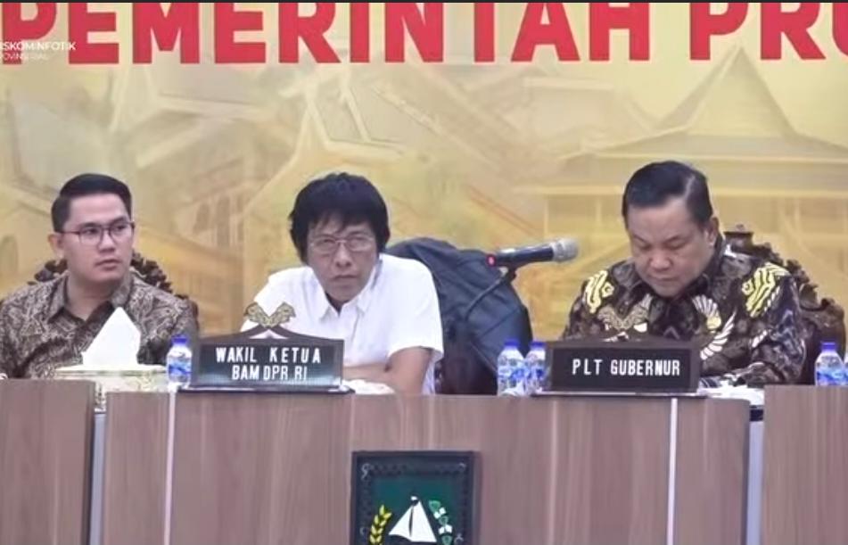 Adian Napitupulu dan SF Hariyanto Fasilitasi Pertemuan Masyarakat Kampar-Inhu Terkait Konflik Agraria