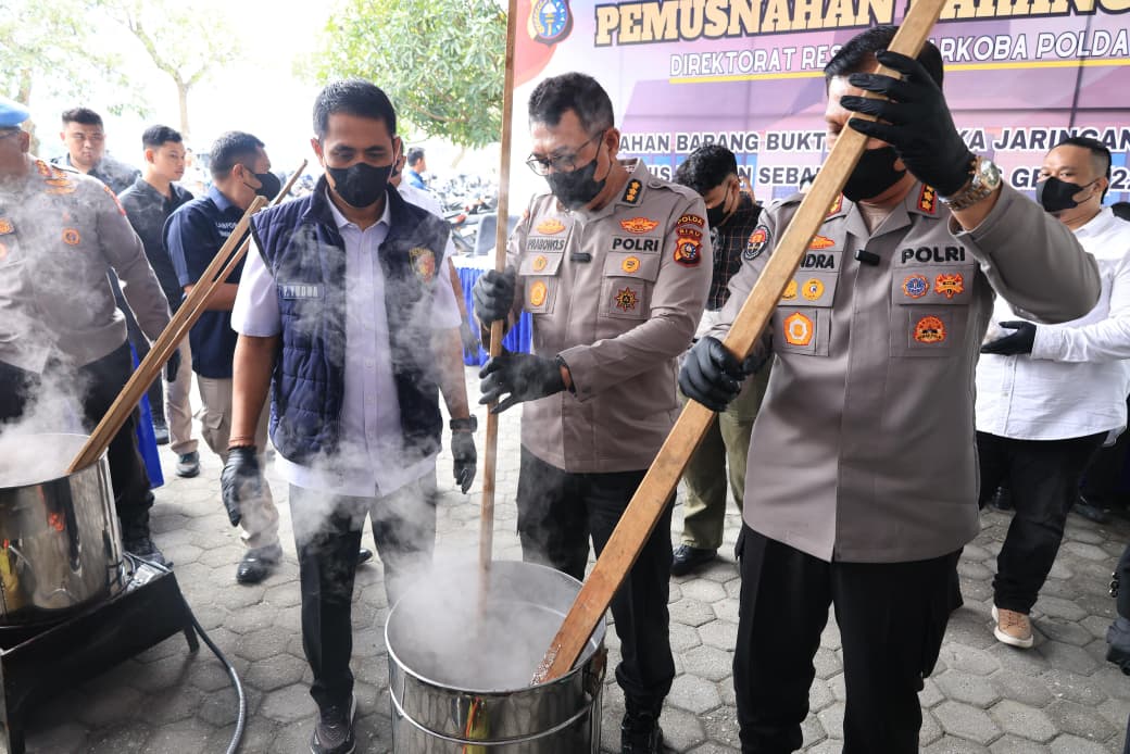 Polda Riau Lenyapkan Puluhan Kilogram Heroin dan Sabu, 10 Tersangka Terancam Hukuman Mati