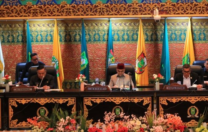 DPRD Riau Sahkan Rekomendasi LKPJ 2025, Plt Gubernur SF Hariyanto Komit Tindak Lanjuti Catatan Dewan