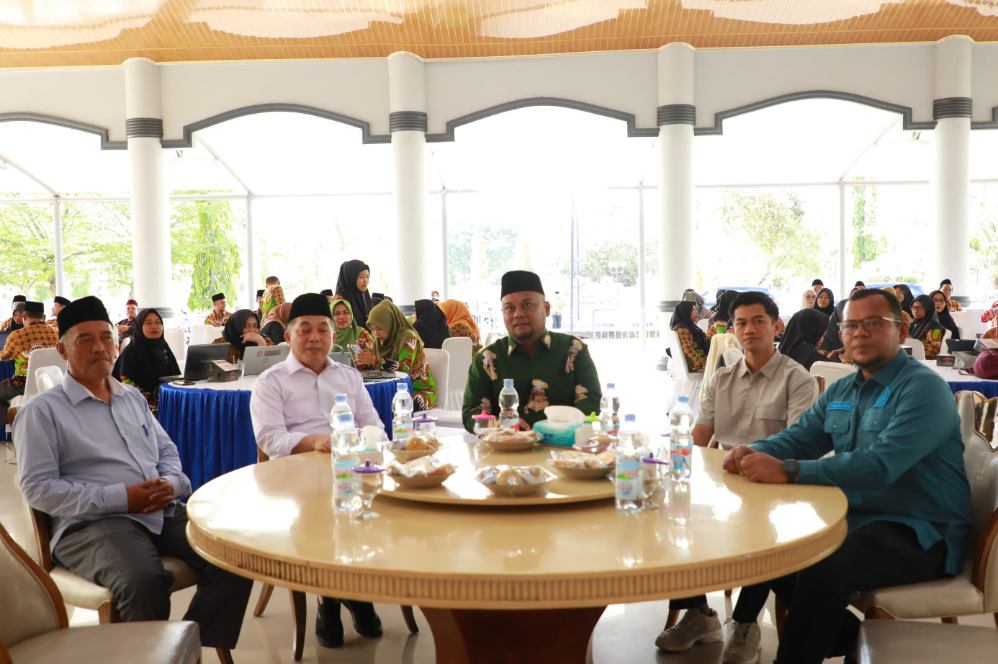 Buka Sosialisasi EMIS GTK IMP, Wabup Syamsurizal Tekankan Validitas Data Madrasah