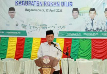 CJH Rohil, Bupati H. Bistamam Lepas Keberangkatan Haji Rombongan Guru PGRI