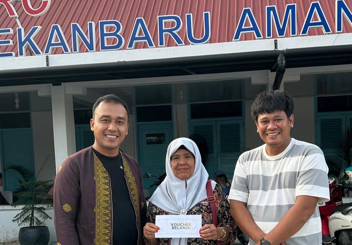 Peduli Lingkungan dan Aktif Lapor TRC 112, Warga Pekanbaru Terima Reward Voucher Belanja