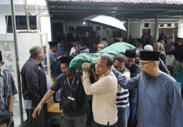 Ketua PWI Pusat dan Sekdaprov Riau Ikut Lepas Jenazah, Sebut Zulmansyah Tokoh Pers Nasional