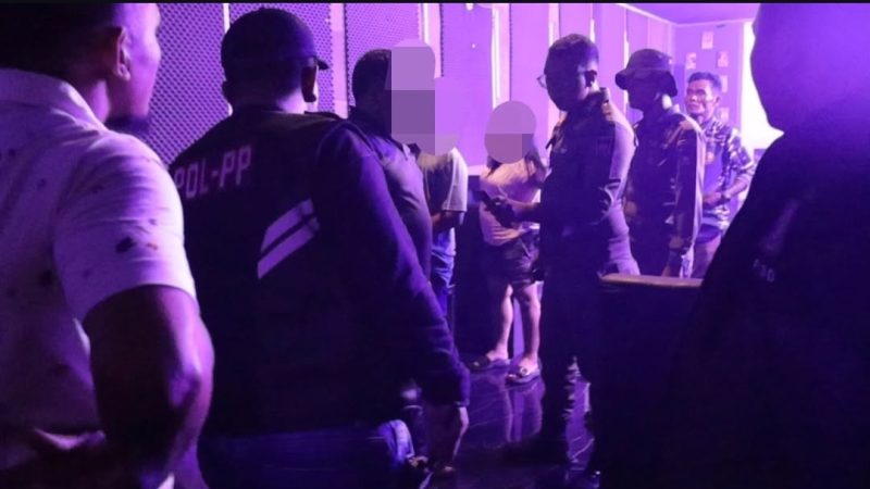 Gelar Razia Dini Hari, Satpol PP Padang Amankan 14 Wanita Pemandu lagu