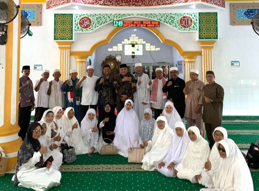 Kompol Syafrizen Datuak Rang Batuah Isi Pengajian Rutin IPHI Lengayang, Perkuat Ukhuwah Jemaah Haji dan Umrah