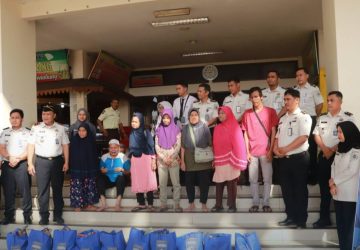 Wujud Kepedulian, Lapas Pasir Pangaraian Berbagi Paket Sembako ke Masyarakat Sekitar
