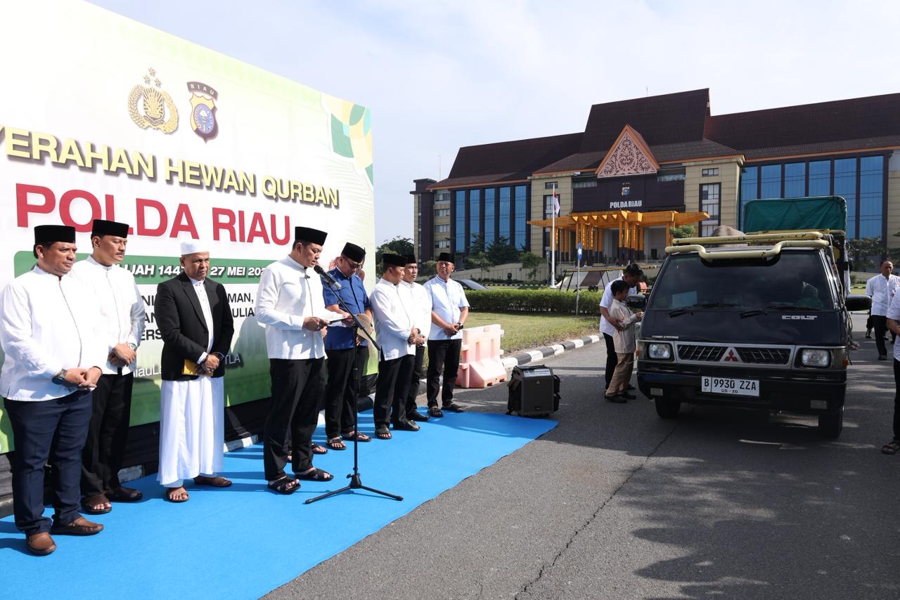 Momentum Iduladha 1447 H, Polda Riau Salurkan 195 Ekor Hewan Kurban hingga ke Pelosok Desa