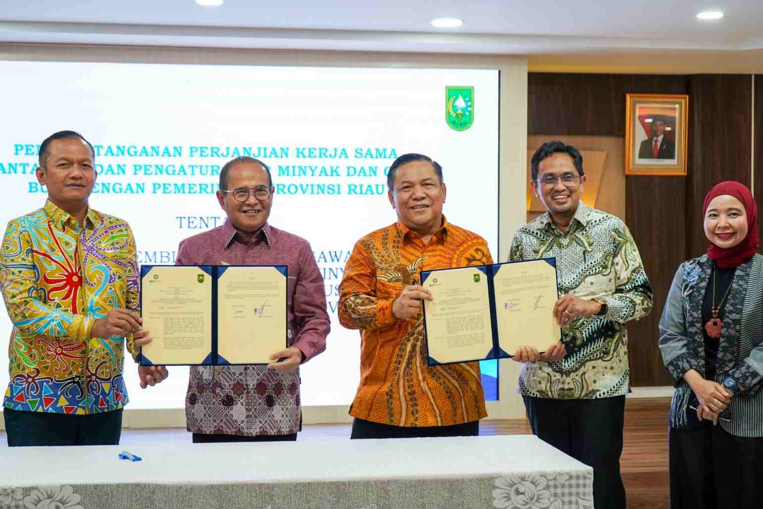 Plt Gubernur SF Hariyanto Teken Kesepakatan Bersama BPH Migas Terkait Pengawasan BBM