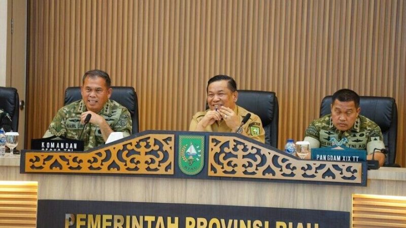 Terima Kunjungan Pasis Dikreg 55 Sesko TNI, Plt Gubri Paparkan Potensi Strategis Riau