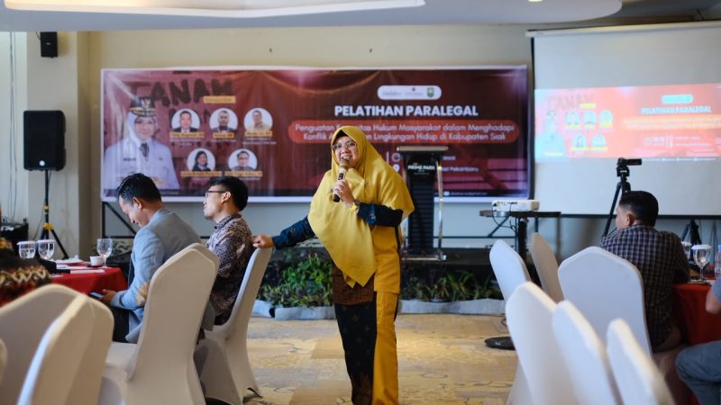 Gandeng Jikalahari, Pemkab Siak Latih Kapasitas Hukum 50 Penghulu Kampung Hadapi Konflik Lahan