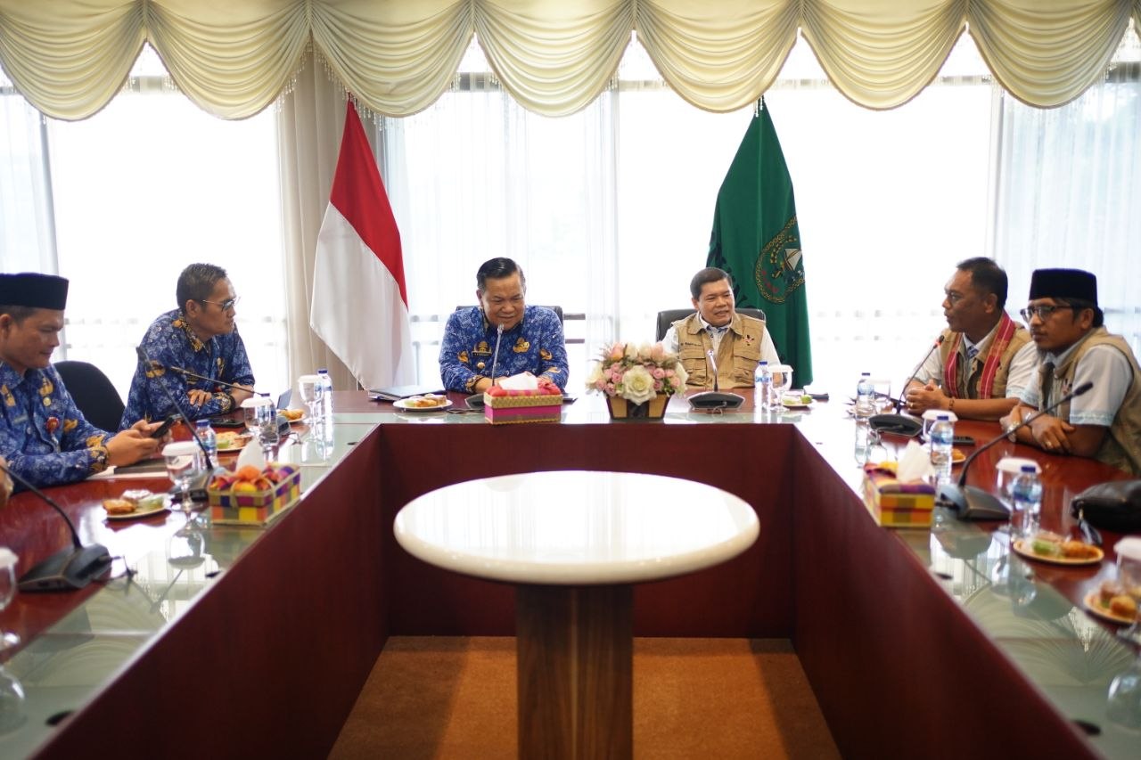 Lepas Kontingen Pesparawi Riau, SF Hariyanto Ingatkan Jaga Kekompakan dan Nama Baik Daerah