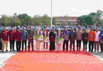 Bertema ‘Membangun Negeri’, Plt Gubri Lepas Ribuan Mahasiswa Kukerta Berdampak Unri 2026