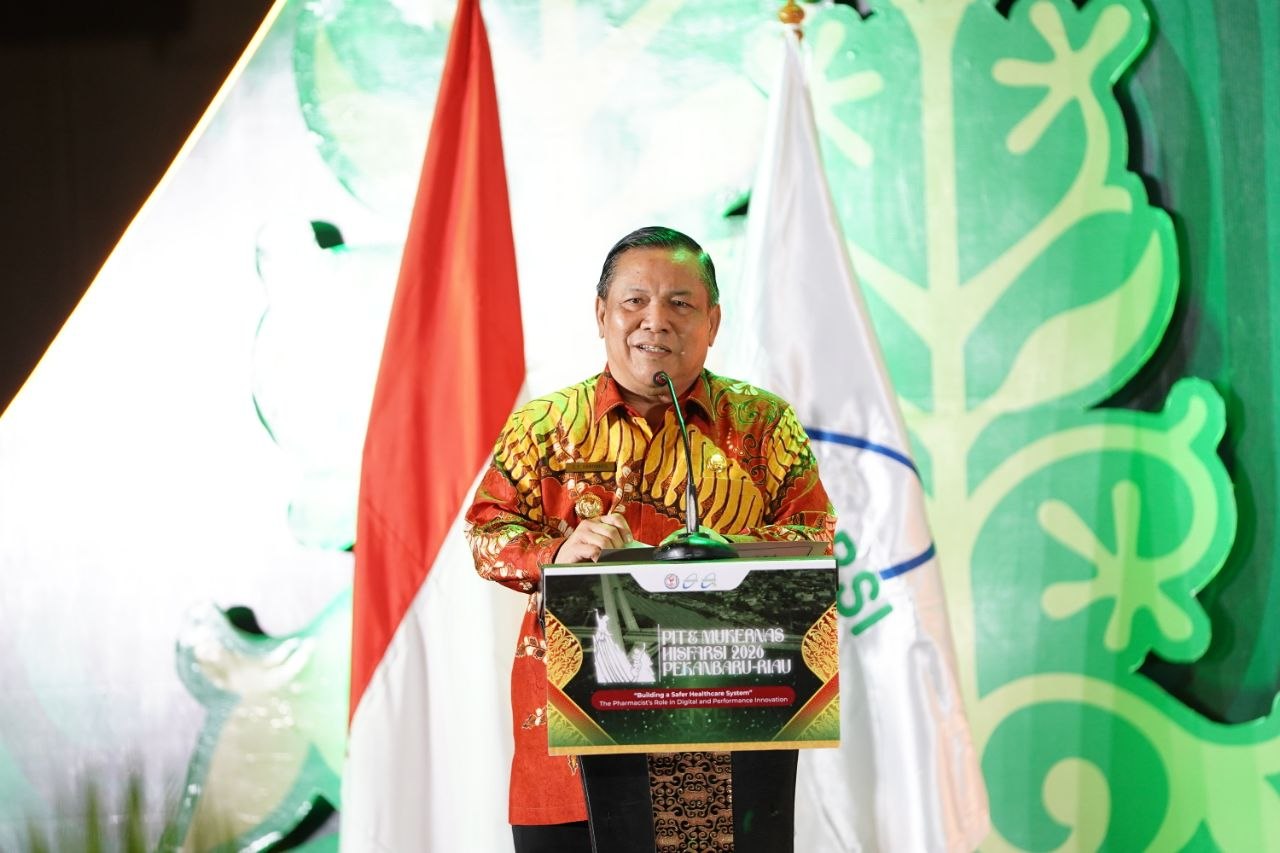 Tingkatkan Mutu Layanan, Plt Gubernur Riau SF Hariyanto Minta Tenaga Farmasi Perketat Pengawasan Obat