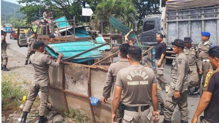 Camat Lubuk Begalung Instruksikan Penertiban PKL Liar dan Lapak Fasum Lewat Program Padang Rancak