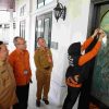 Tandai Dimulainya Pendataan, Plt Gubernur Riau Terima Kunjungan Perdana Tim Sensus BPS