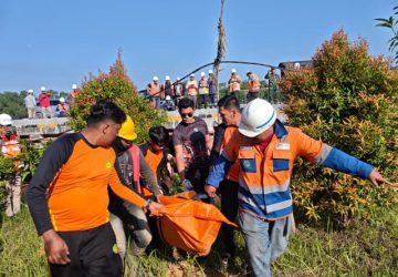 Pekerja TPK Perawang Terpeleset ke Sungai, Tim SAR Pekanbaru Temukan Korban Meninggal Dunia