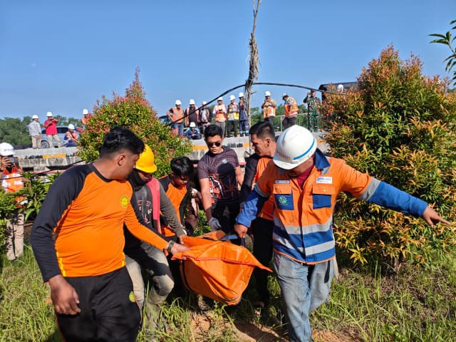 Pekerja TPK Perawang Terpeleset ke Sungai, Tim SAR Pekanbaru Temukan Korban Meninggal Dunia