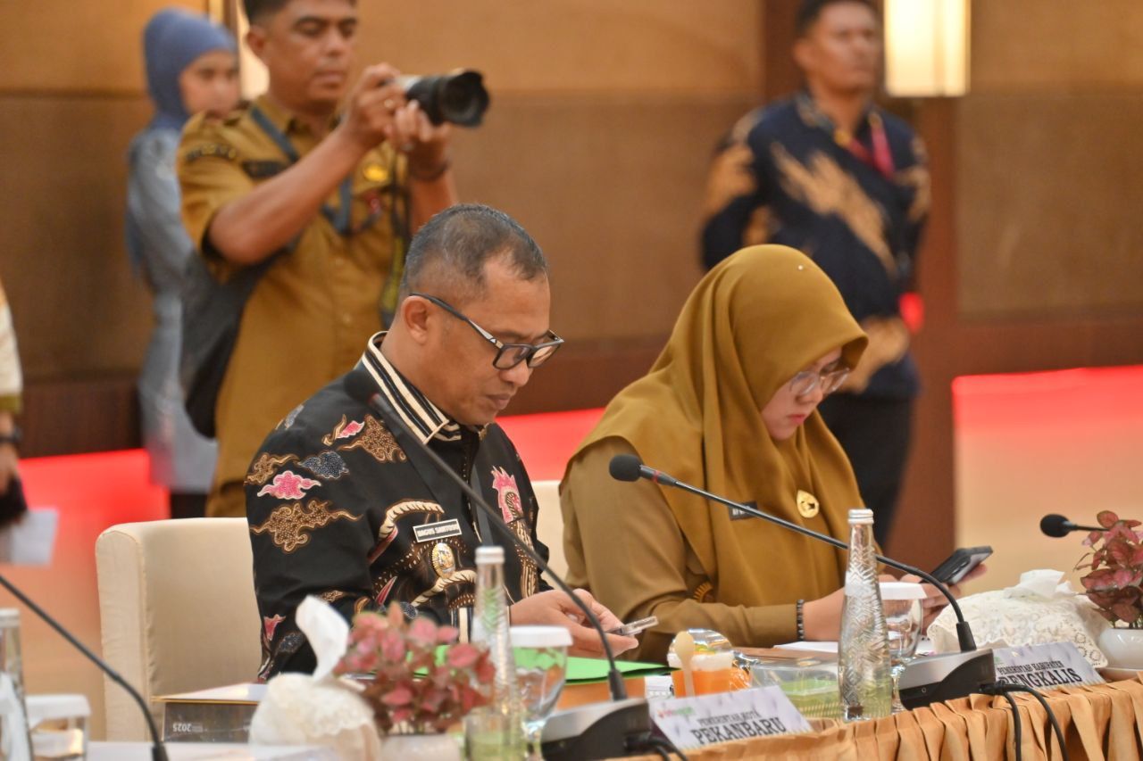 Wakil Bupati Bagus Santoso Hadiri RUPS BRK Syariah, Komit Dorong Pertumbuhan Ekonomi Daerah