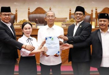 Sidang Paripurna DPRD, Wali Kota Amsakar Achmad Sampaikan Ranperda Pertanggungjawaban APBD Batam 2025