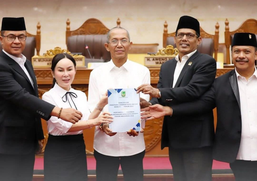 Sidang Paripurna DPRD, Wali Kota Amsakar Achmad Sampaikan Ranperda Pertanggungjawaban APBD Batam 2025