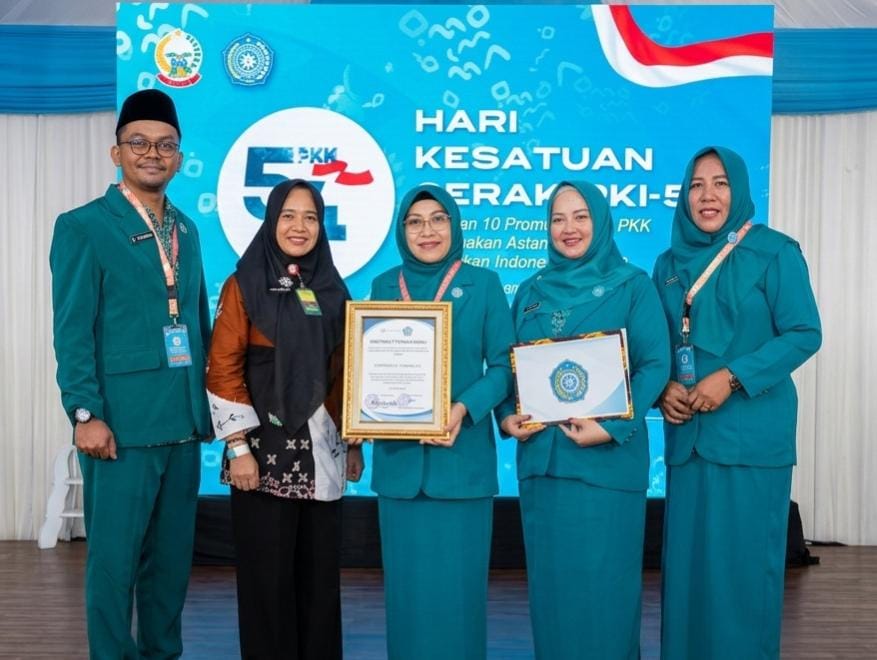 Terima Penghargaan dari Tri Tito Karnavian, Siti Sarifah Apresiasi Kerja Keras Kader PKK Siak