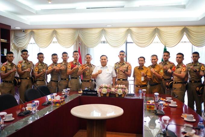 Terima Kunjungan Taruna Akmil, Plt Gubernur Riau: Manfaatkan Pendidikan untuk Bentuk Karakter Pemimpin